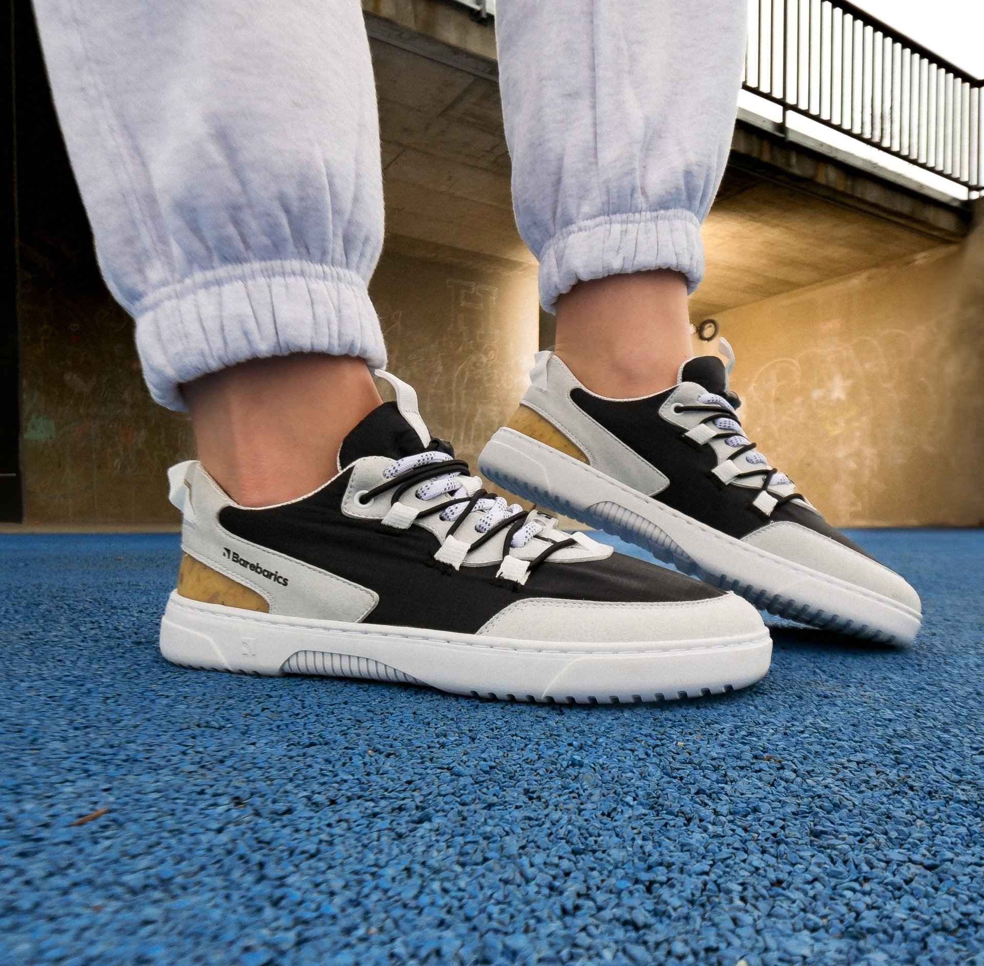 Кроссовки Barebarics Revive серо-черные