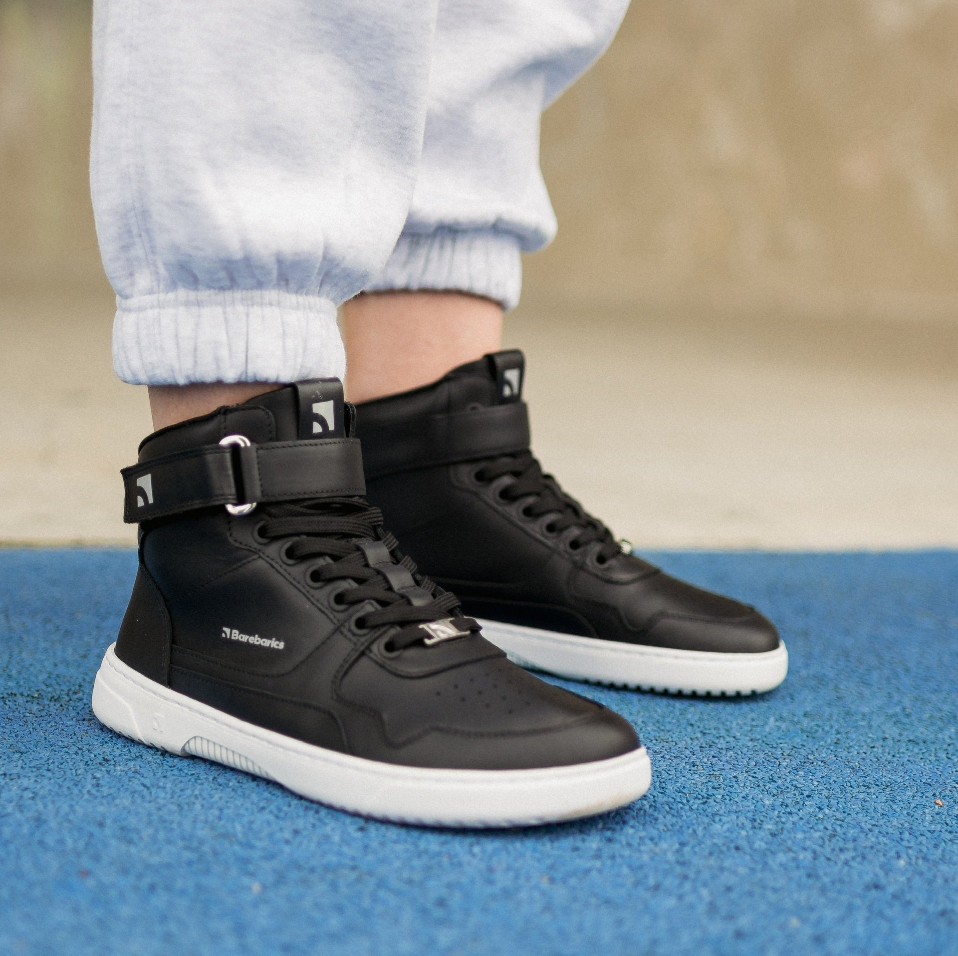 Кроссовки Barebarics Zing высокий верх черные/белые