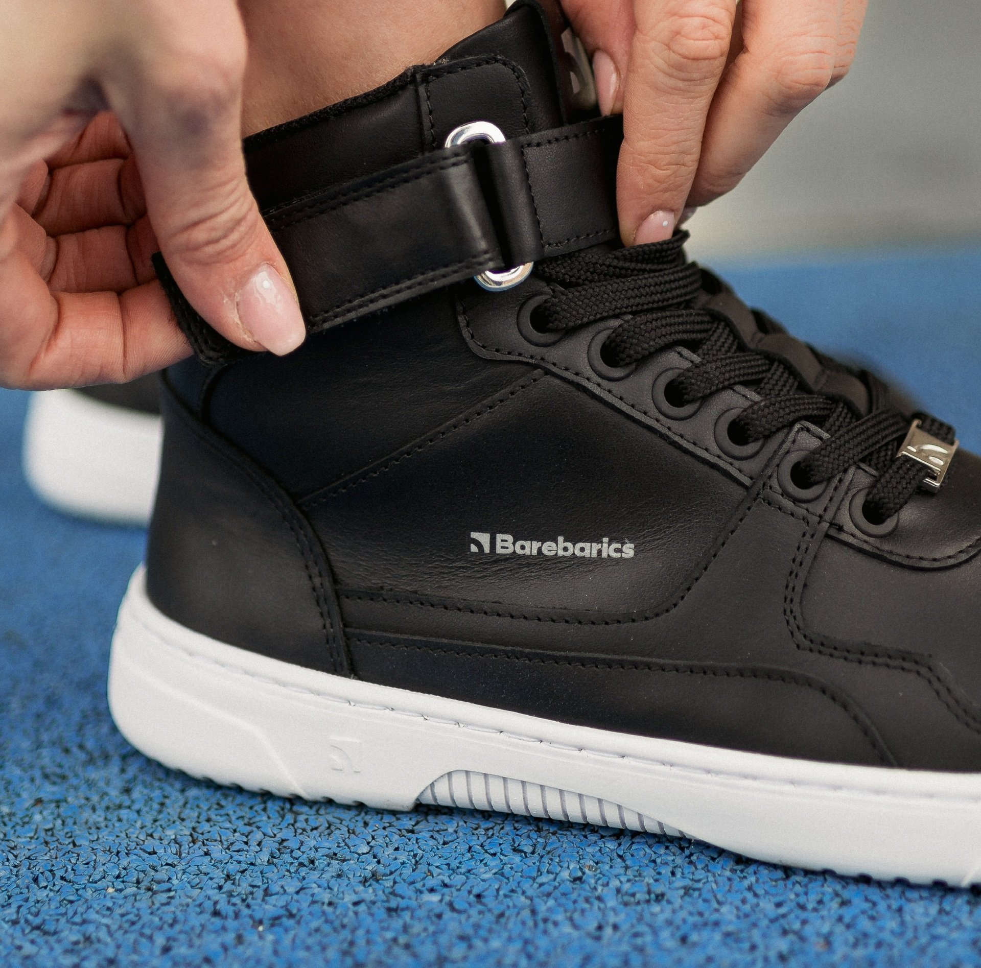 Кроссовки Barebarics Zing высокий верх черные/белые