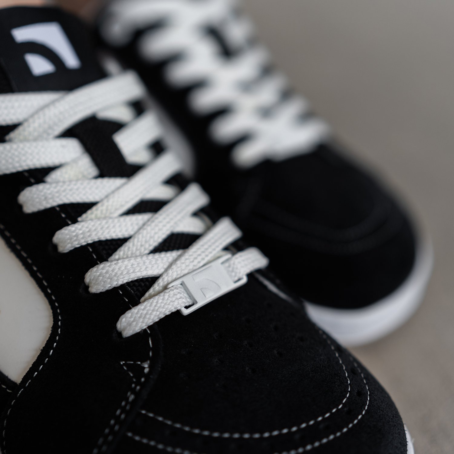 Босоногие кроссовки Barebarics Legend черные