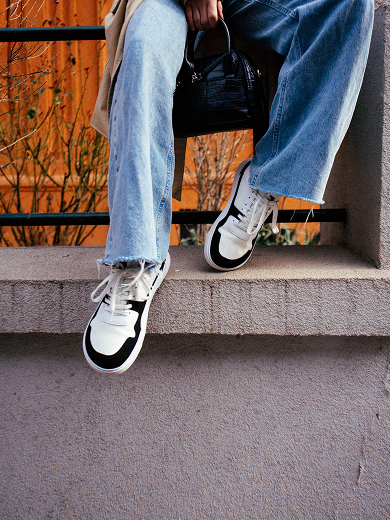 Босоногие кроссовки Barebarics Zing бело-черные