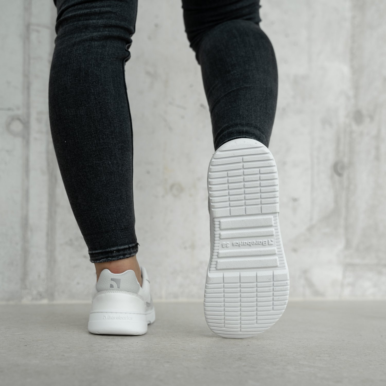 Босоногие кроссовки Barebarics Zing бело-серые