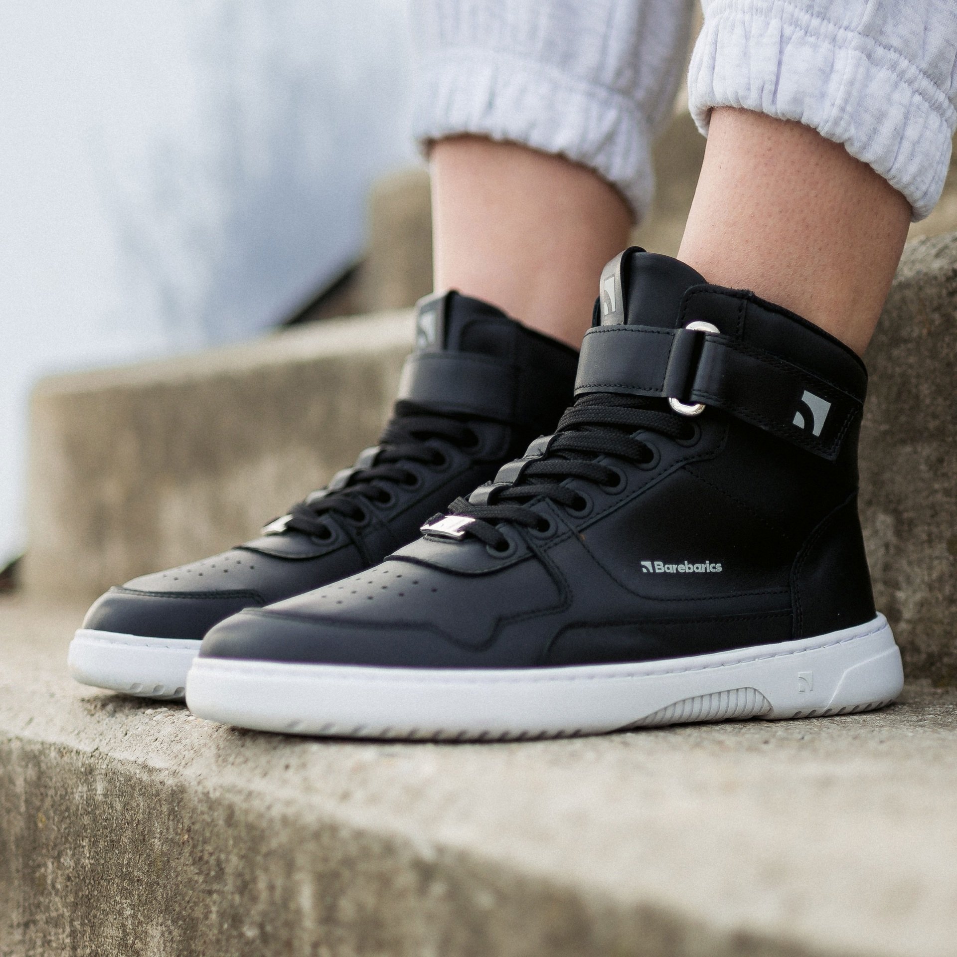 Кроссовки Barebarics Zing высокий верх черные/белые