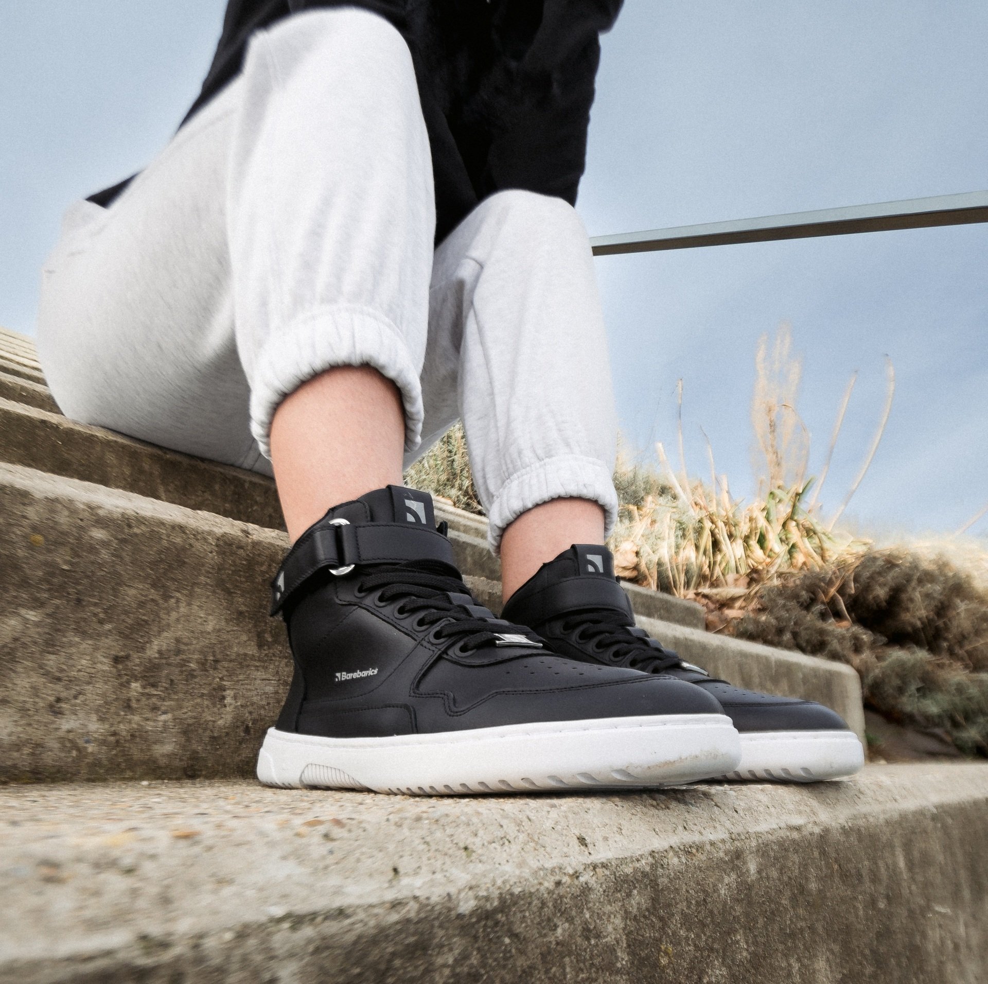 Кроссовки Barebarics Zing высокий верх черные/белые