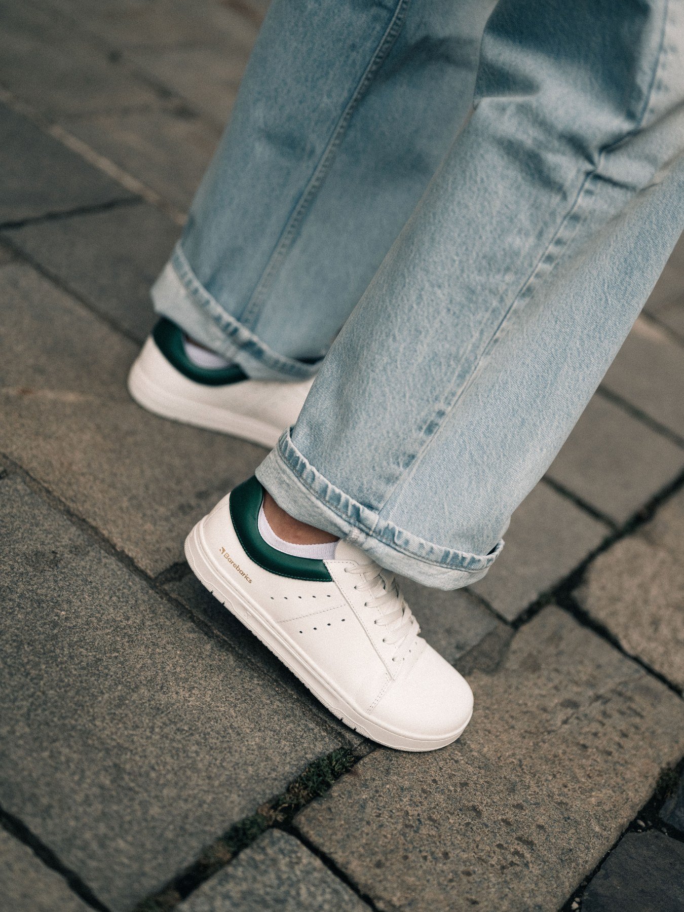 Босоногие кроссовки Barebarics Enigma бело-зеленые