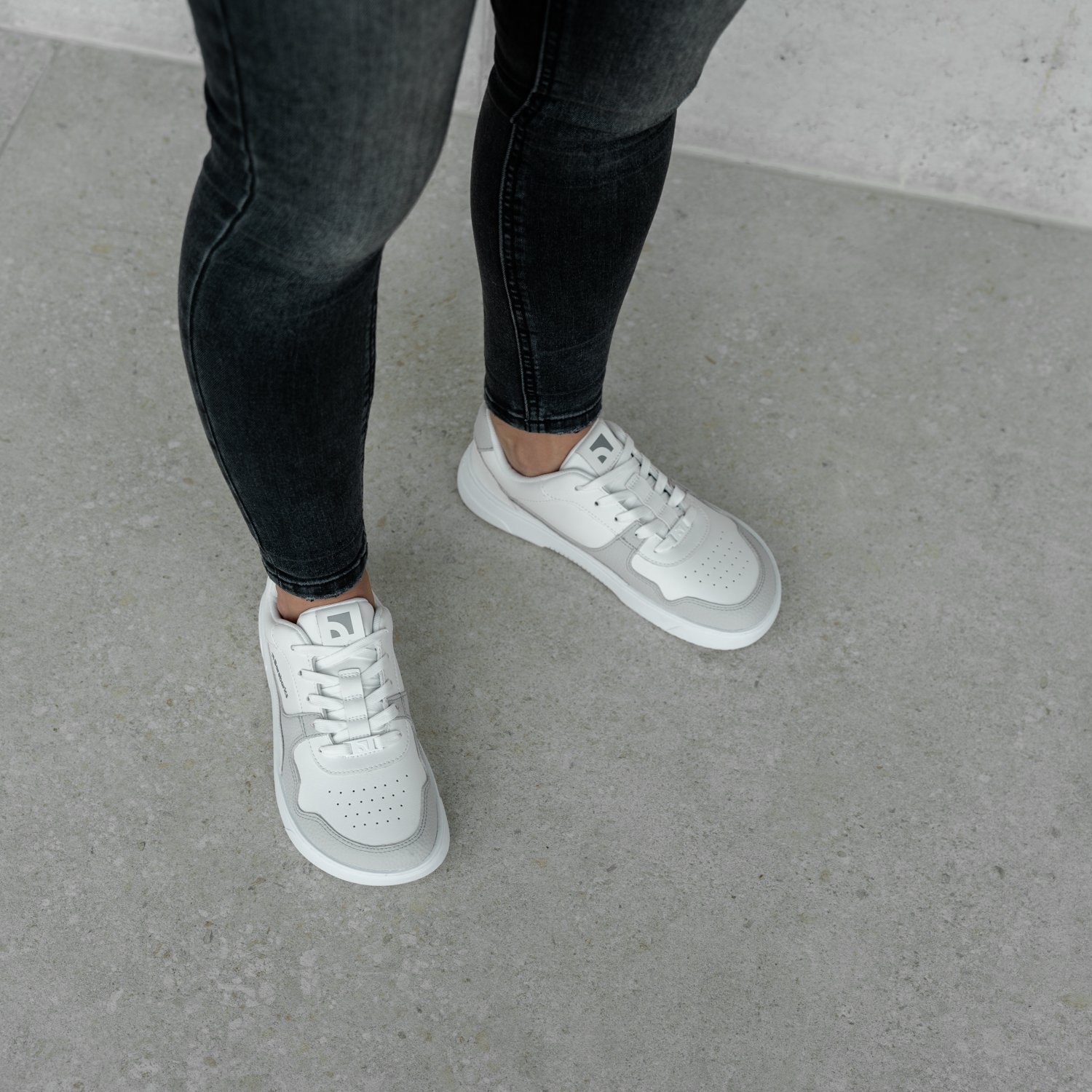 Босоногие кроссовки Barebarics Zing бело-серые