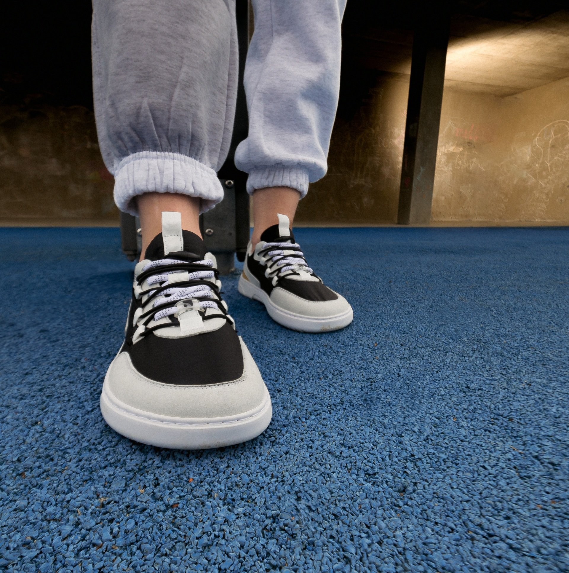 Кроссовки Barebarics Revive серо-черные