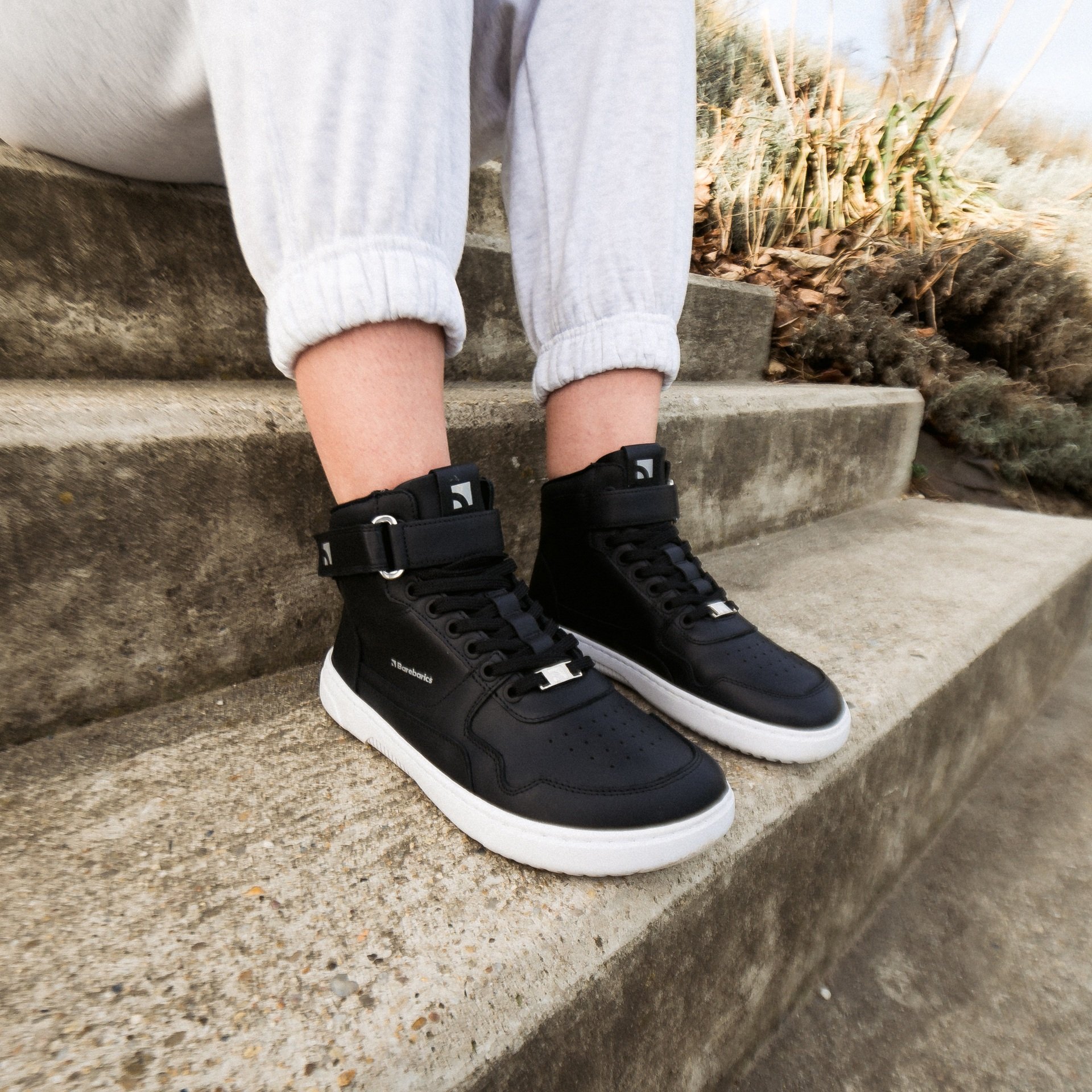 Кроссовки Barebarics Zing высокий верх черные/белые