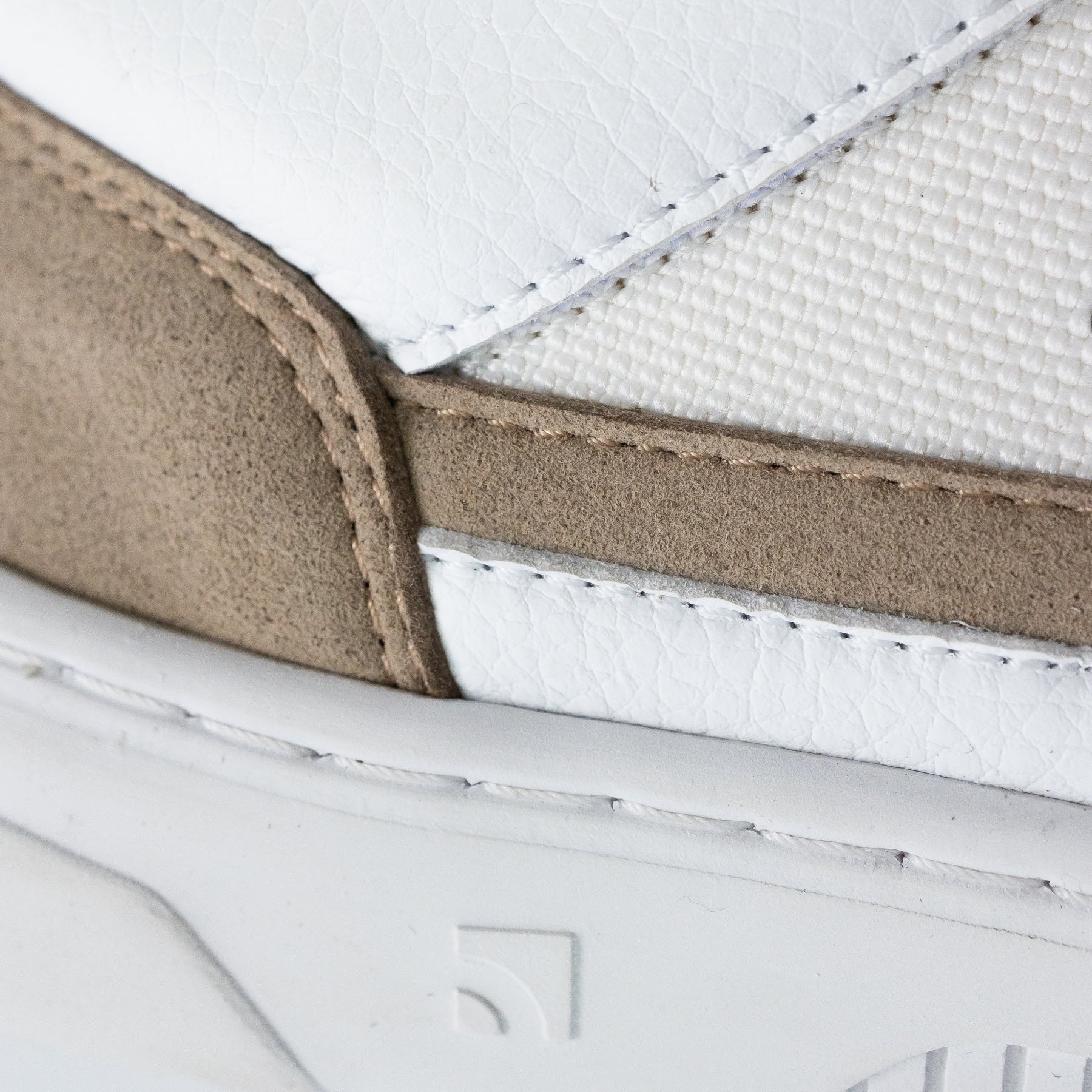 Кроссовки Barebarics Zing бело-бежевые