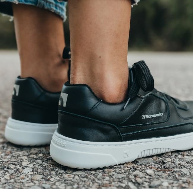 Кроссовки Barebarics Zing черные/белые