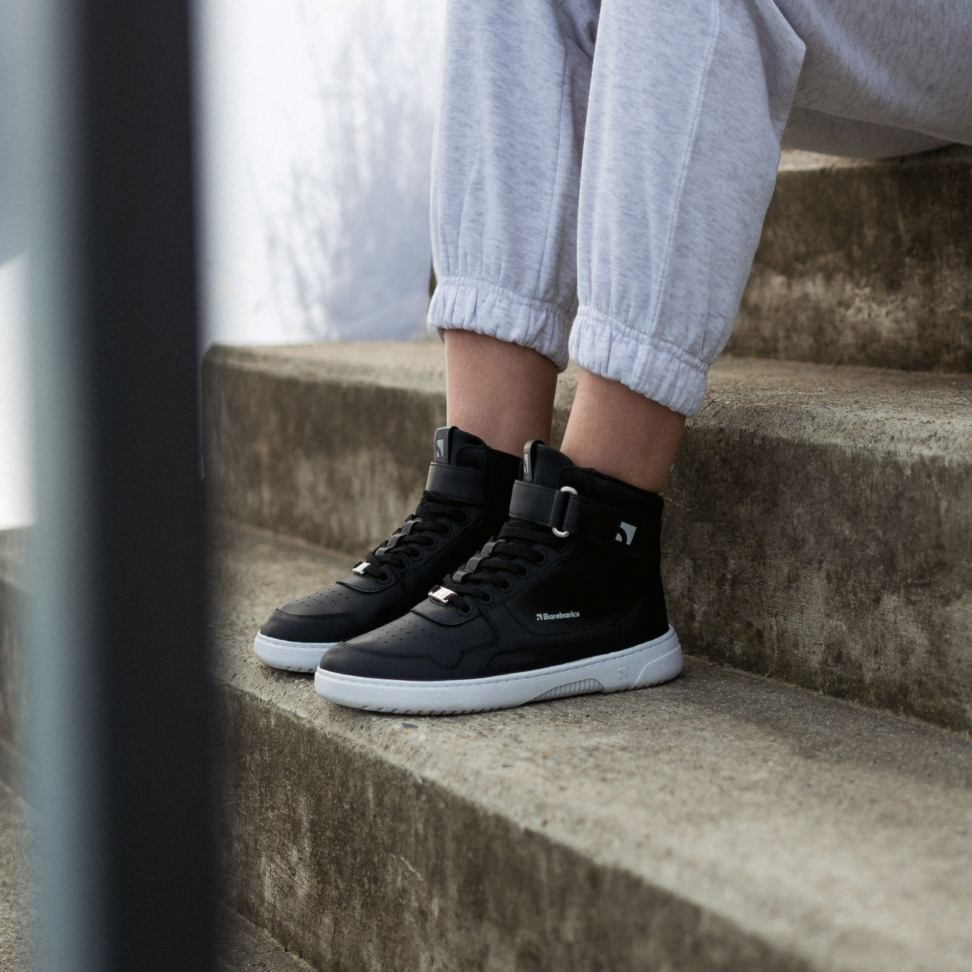 Кроссовки Barebarics Zing высокий верх черные/белые