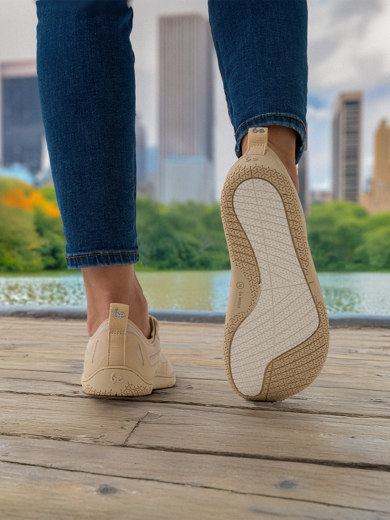 Босоногие кроссовки Be Lenka Velocity бежевые