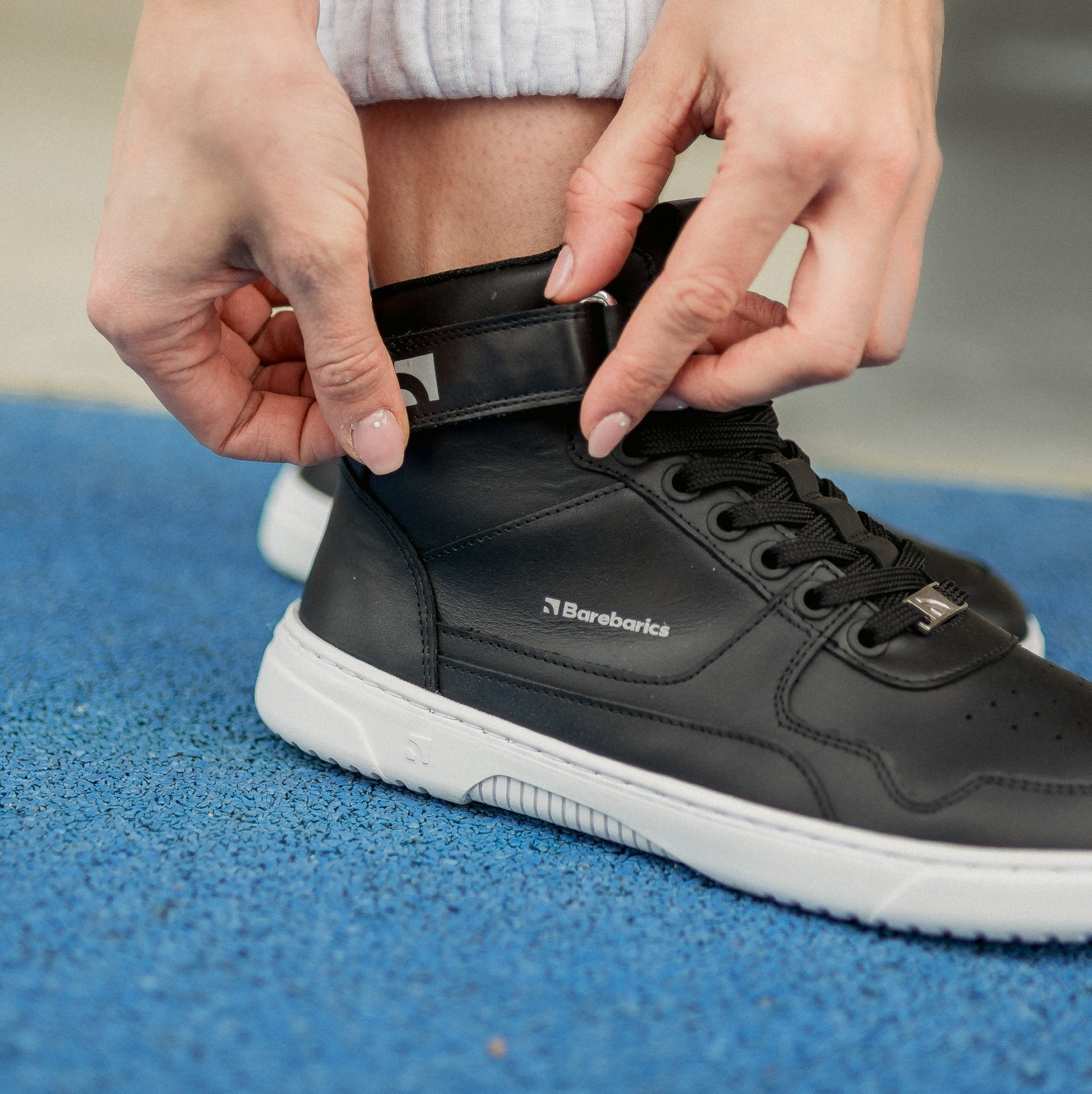 Кроссовки Barebarics Zing высокий верх черные/белые