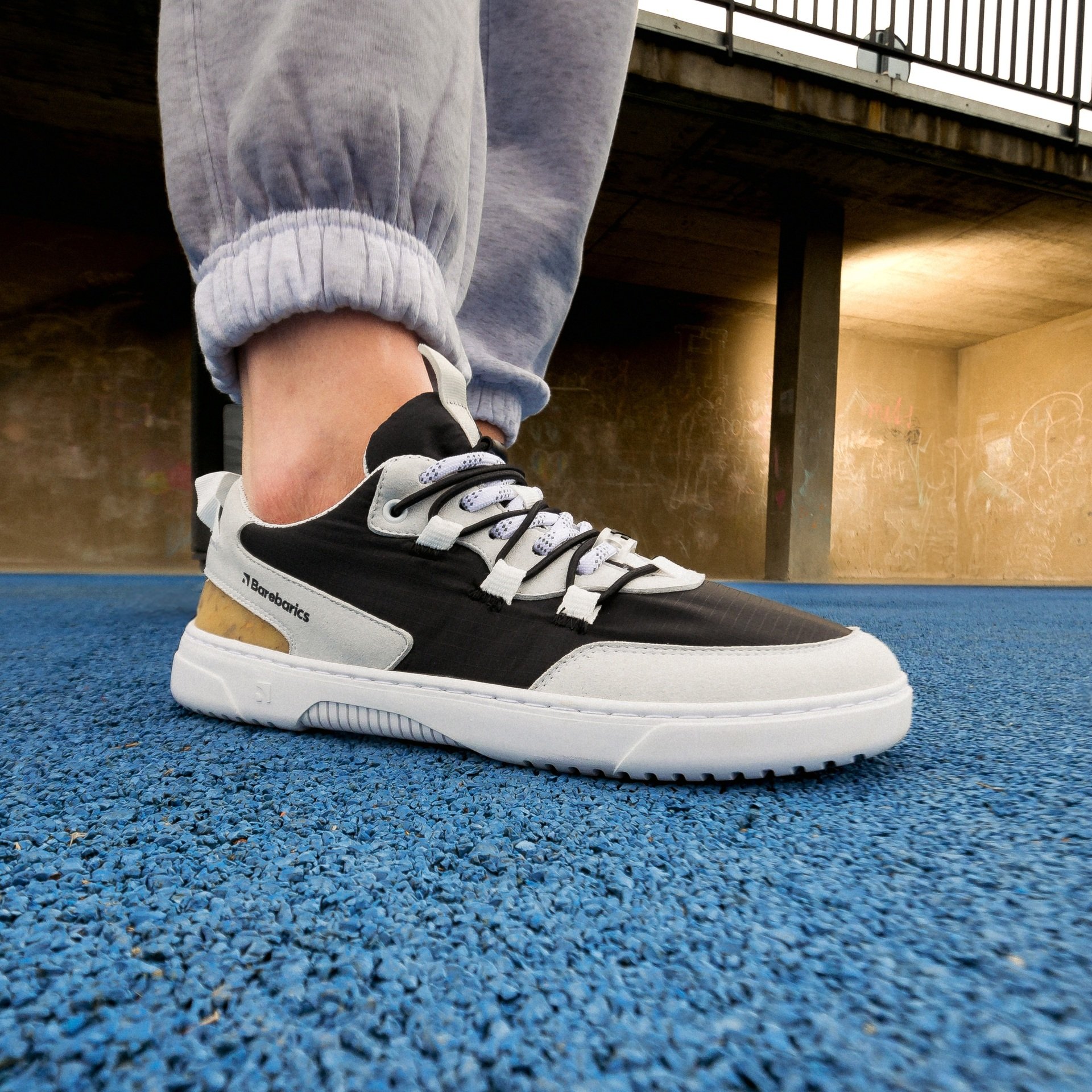 Кроссовки Barebarics Revive серо-черные